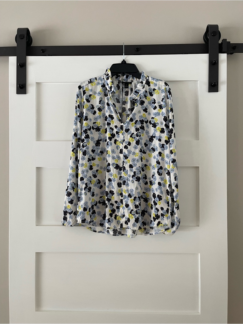 Ann Taylor Women’s Floral Button-Front Blouse - White with Navy & Yellow